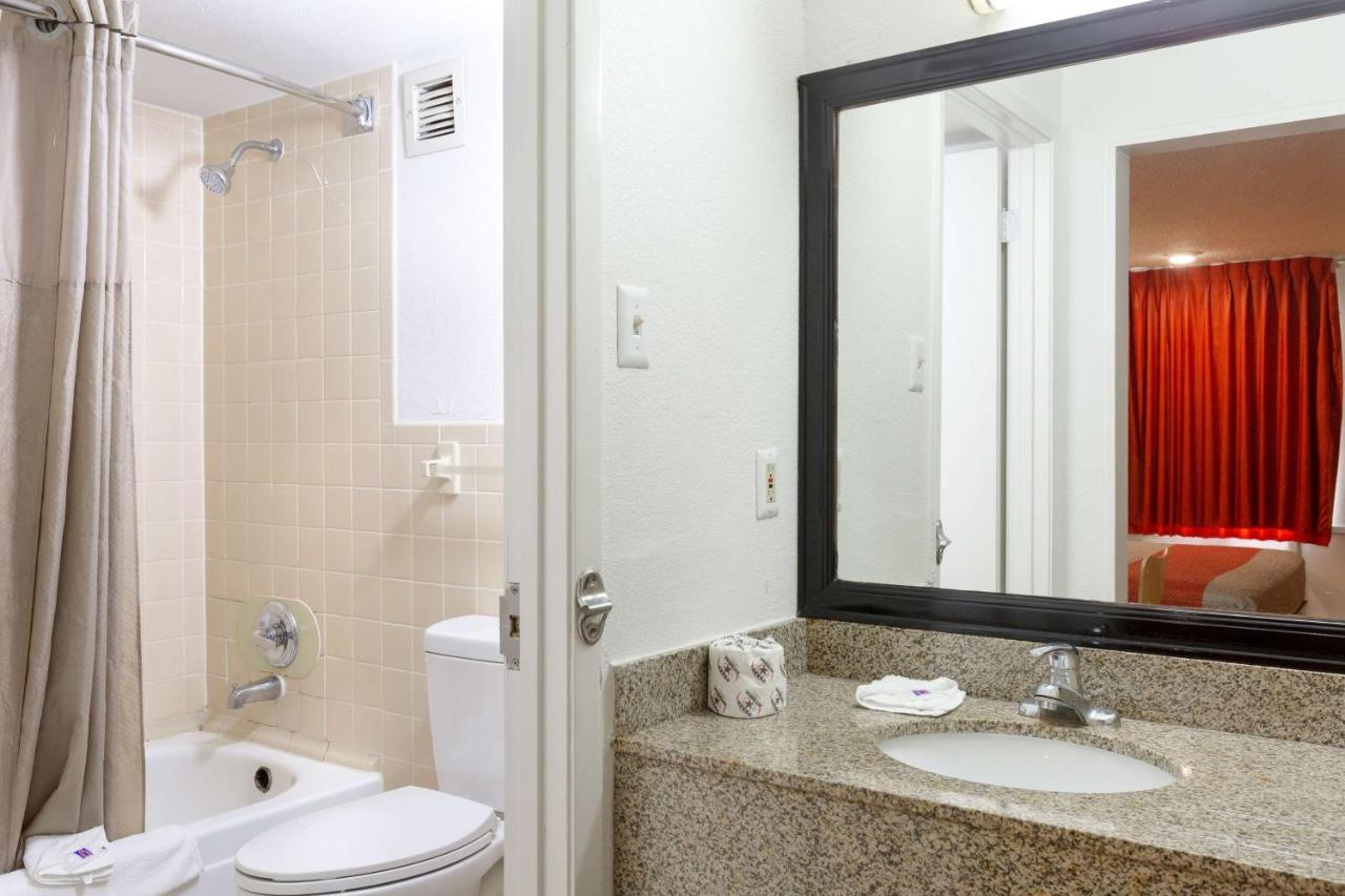 Motel 6-Houston, Tx - East Luaran gambar